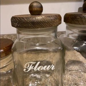 Flour canister